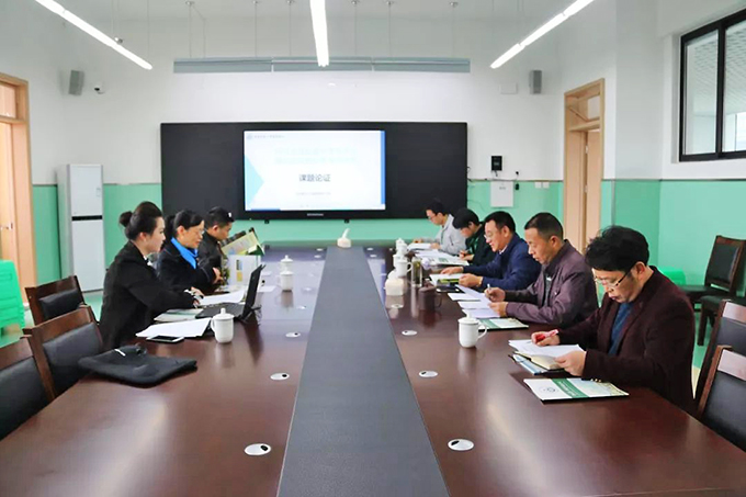 四川省電教館領導蒞臨我自貢衡中指導數(shù)字校園建設工作